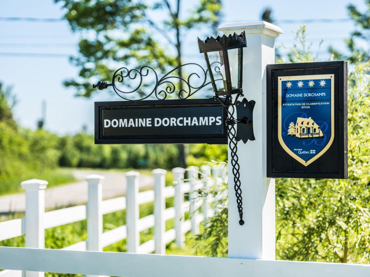 Domaine Dorchamps Bed & Breakfast Lac-Brome Exterior photo